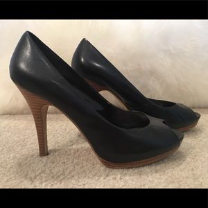 Steve Madden Black Leather Peep Toe Pumps Size 9